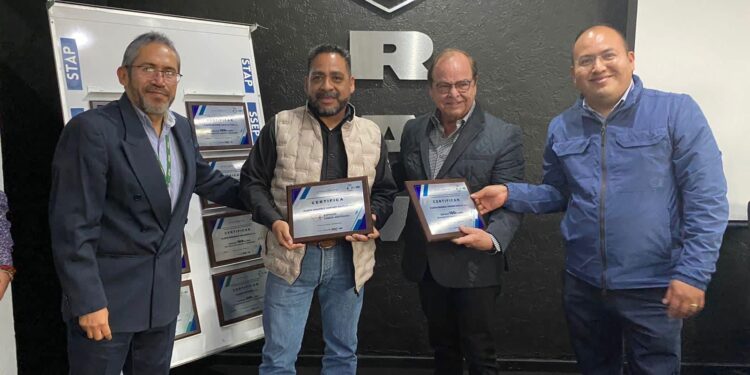 CERTIFICA SALUD COAHUILA A EMPRESA STELLANTIS COMO ESPACIO CARDIOPROTEGIDO Y LIBRE DE HUMO DE