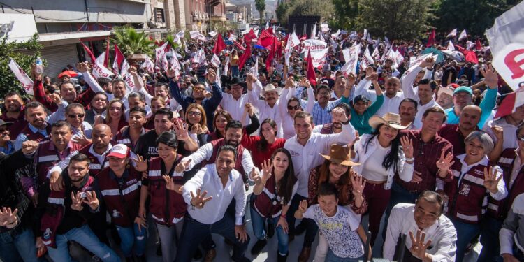 CIERRA ARMANDO GUADIANA SU PRECAMPAÑA EN TORREÓN ARROPADO POR MÁS DE 5 MIL LAGUNERO