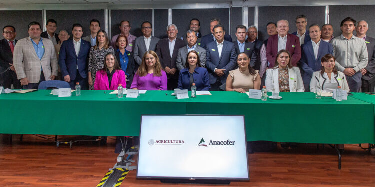 Refrendan Agricultura y Anacofer esfuerzos para potenciar esquema de fertilizantes a nivel nacional