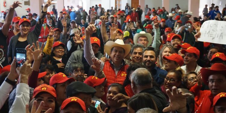 Desde Parras Ricardo Mejía denuncia la corrupción de Miguel Riquelme