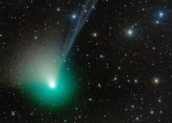 En Vivo… Así se ve el cometa verde en su paso por México después de 50 mil años (video)