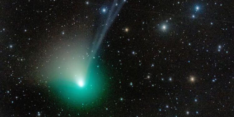 En Vivo… Así se ve el cometa verde en su paso por México después de 50 mil años (video)
