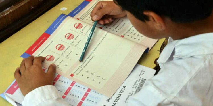 Estudiantes mexicanos en Estados Unidos regresan a escuelas mexicanas