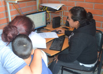 Apoya SEDU a padres de familia para preinscribir a sus hijos