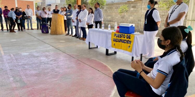 LLEVA SALUD COAHUILA VACUNA DEL VPH A ESCUELAS