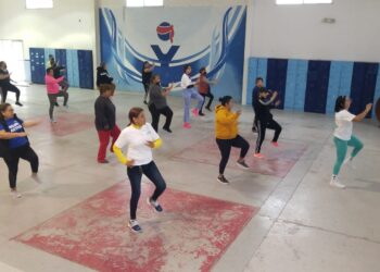 CON ACTIVACIÓN FÍSICA Y ACOMPAÑAMIENTO NUTRICIONAL Y PSICOLÓGICO APOYAN A PARTICIPANTES DEL RETO «FIT AVANZA»