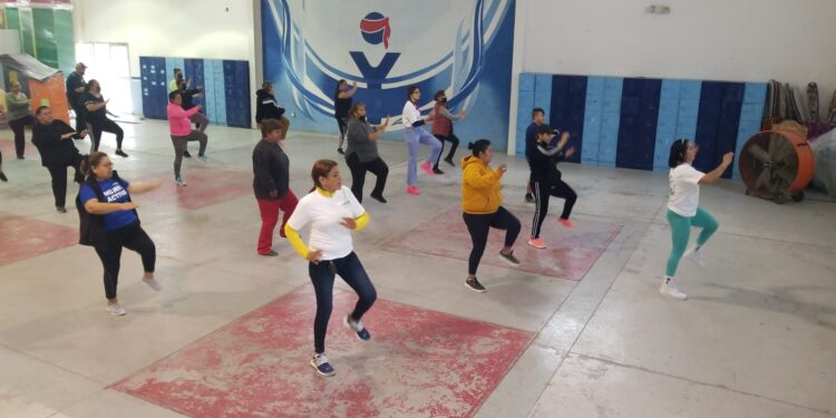 CON ACTIVACIÓN FÍSICA Y ACOMPAÑAMIENTO NUTRICIONAL Y PSICOLÓGICO APOYAN A PARTICIPANTES DEL RETO «FIT AVANZA»