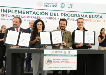 Firma Zoé Robledo acuerdo para implementar programa   ELSSA del IMSS con industria de la construcción y cemento