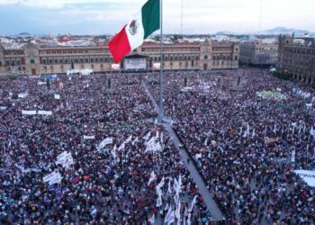 Soberanía de México, continuidad de la 4T y ‘vínculos turbios’; así fue el mensaje de AMLO en el Zócalo