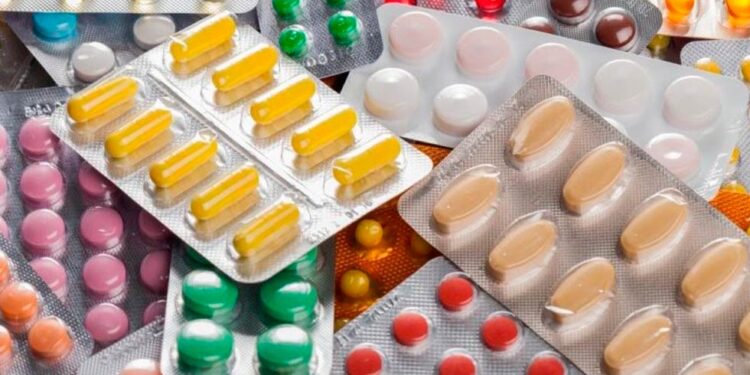 Alerta Estados Unidos por medicamentos falsificados contaminados con fentanilo en frontera con México