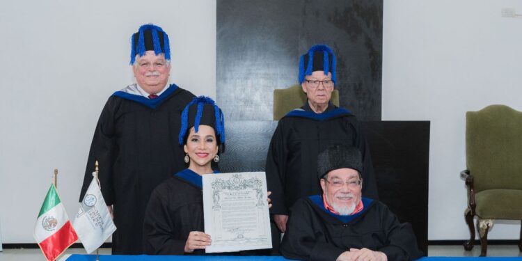 OTORGAN A POTOSINA, DOCTORADO HONORIS CAUSA EN NUEVO LEÓN