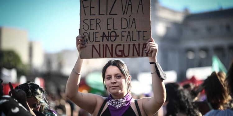 Alzan mexicanas la voz contra la violencia de género