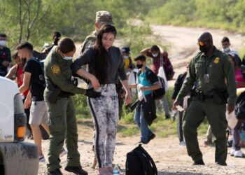 EU ha expulsado a casi 3 millones de migrantes bajo el Título 42, en 3 años