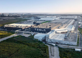 Instalación de Tesla traerá oleada de migrantes a Monterrey, presume ONG