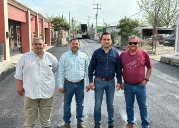 SUPERVISA ALCALDE PEPE DÍAZ TRABAJOS DE RECARPETEO EN CALLES DEL SECTOR PONIENTE DEL MUNICIPIO DE ALLENDE 