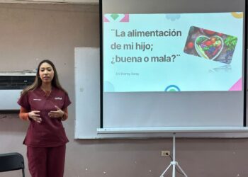 IMPARTEN PLÁTICA A MAESTROS Y PADRES DE FAMILIA DEL CAM NO. 20 DE ALLENDE SOBRE ALIMENTACIÓN SALUDABLE A LOS ALUMNOS 