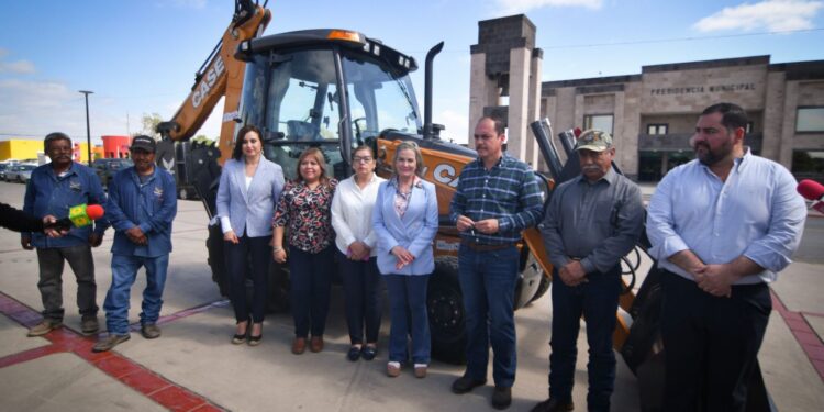 RECIBE ECOLOGÍA 2 RETROEXCAVADORAS CON UN VALOR DE 4 MILLONES DE PESOS