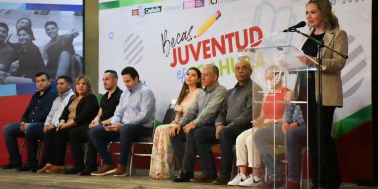 ENTREGA ESTADO BECAS UNIVERSITARIAS «JUVENTUD-ES COAHUILA»