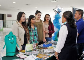 Orienta IMSS a jóvenes sobre salud sexual y reproductiva