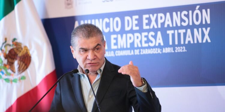 ACOMPAÑA MARS A DIRECTIVOS EN EL ANUNCIO DE EXPANSIÓN DE TITANX