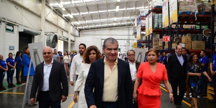 ACOMPAÑA MARS A DIRECTIVOS EN LA INAUGURACIÓN DE UNA SUCURSAL MÁS DE ‘SÚPER GUTIÉRREZ’