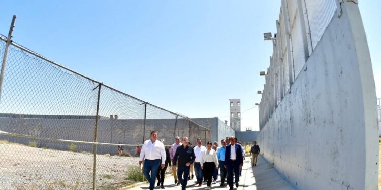 EL GOBIERNO DE COAHUILA RECIBE EL CENTRO FEDERAL DE READAPTACIÓN SOCIAL 10 DE MONCLOVA