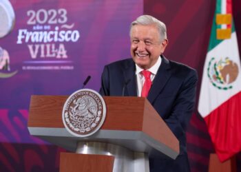 Crisis migrante en México disminuye ‘popularidad’ de AMLO, afirma Consulta Mitofsky