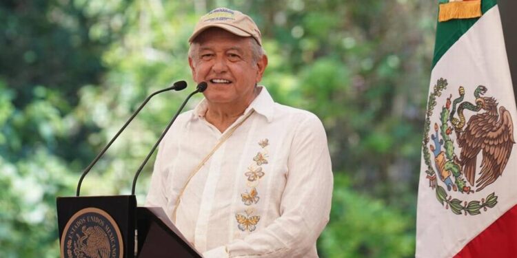 Advierte AMLO a oposición que no podrán prohibir las mañaneras