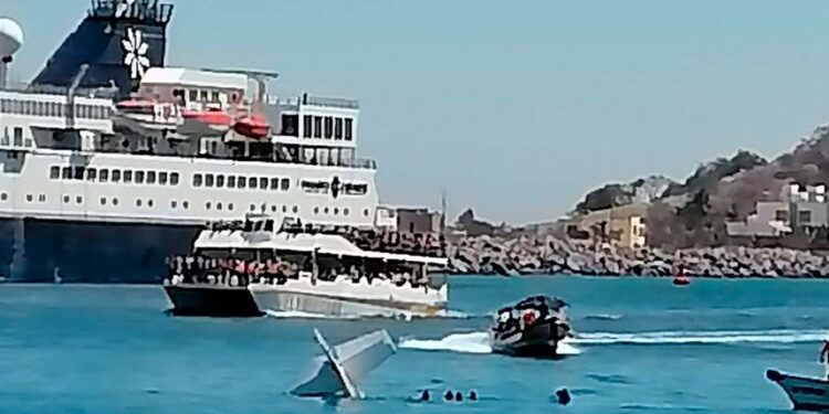 Fallece bebé de dos años tras desplome de avioneta en Mazatlán; aún buscan a piloto