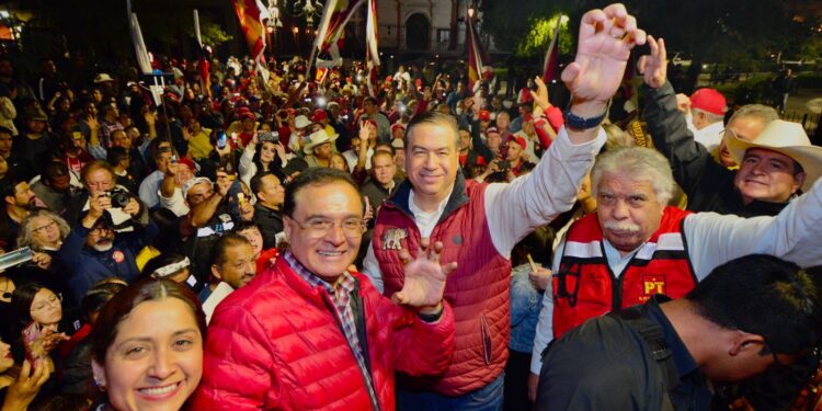 Al grito de ‘¡Tigre!’, arranca Mejía Berdeja campaña por la gobernatura de Coahuila en Plaza de Armas de Saltillo