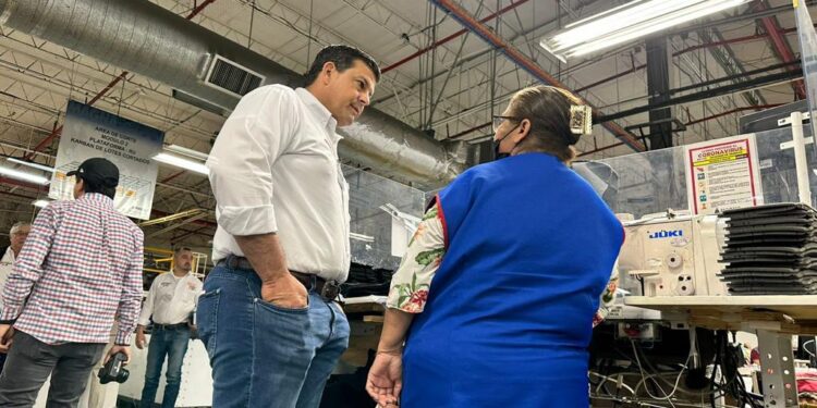 Visita Alberto de Luna empresa DYLSA MAGNA