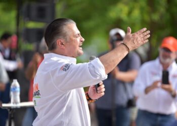 HASTA EL ÚLTIMO CENTAVO DE LOS 250 MILLONES DE DÓLARES DEBEN REGRESAR Y SER INVERTIDOS EN COAHUILA, DEMANDA LENIN PÉREZ.