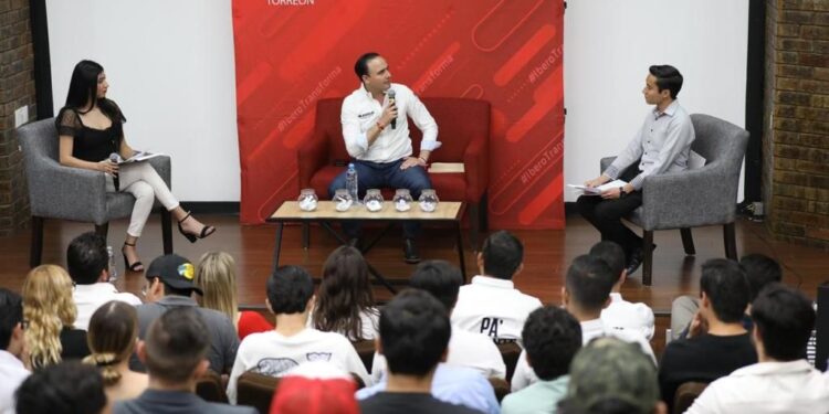 Con desarrollo económico y mejores oportunidades la juventud de Coahuila va pa’ delante: Manolo