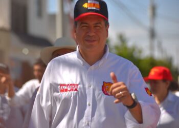 Mantiene Ricardo Mejía diálogo con jóvenes y sociedad civil en Saltillo