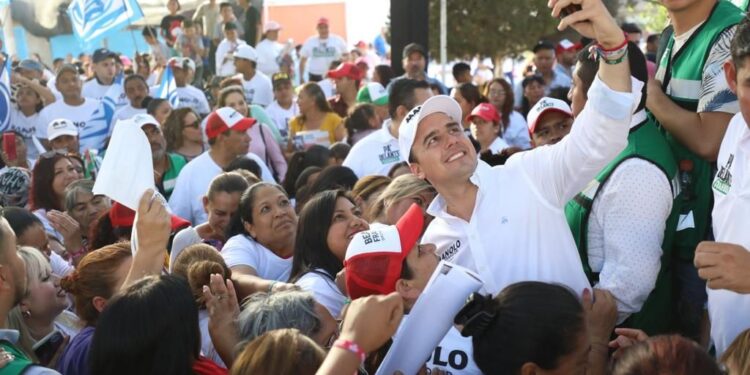 Centros de Salud Popular en las colonias: Manolo