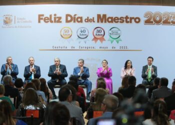 RECONOCE MARS LABOR DEL MAGISTERIO DE COAHUILA