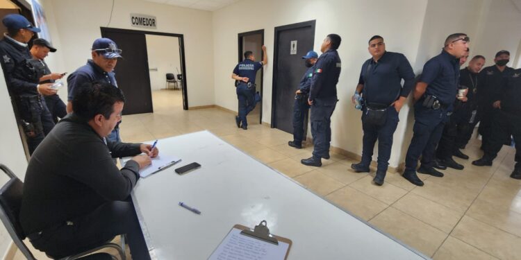 Aplican sorpresivo examen antidoping a 76 policías municipales de Piedras Negras