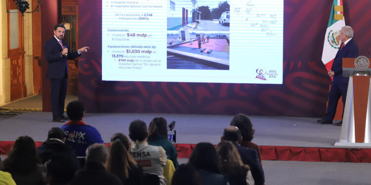 50 médicos jubilados del IMSS firmaron contrato para incorporarse a IMSS-Bienestar en Guerrero, Michoacán y Sonora: Zoé Robledo