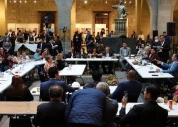 A EXIGENCIA DE LÓPEZ OBRADOR, SENADORES DESAPARECEN AL CONACYT, LA FINANCIERA RURAL Y EL INSABI; AFECTADOS: LOS POBRES