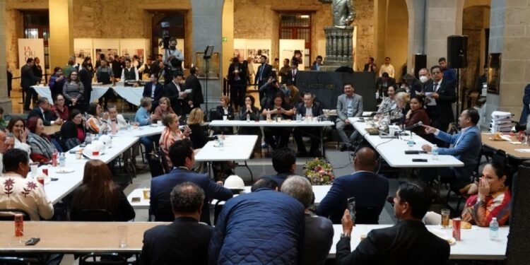 A EXIGENCIA DE LÓPEZ OBRADOR, SENADORES DESAPARECEN AL CONACYT, LA FINANCIERA RURAL Y EL INSABI; AFECTADOS: LOS POBRES