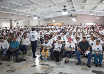 Con la fuerza de las mujeres y los jóvenes vamos pa’ delante: Manolo.