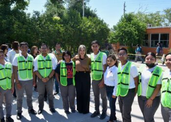 SUPERVISAN OBRAS DE TECHUMBRE EN DOS ESCUELAS