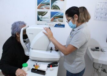 Cambian la vida de 22 personas con cirugía de cataratas