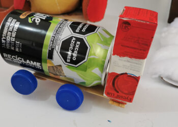 En el Dia del reciclaje alumnos de la Luis Donaldo exhiben trabajos