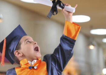 Graduaciones no tienen que ser tan ostentosas