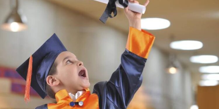 Graduaciones no tienen que ser tan ostentosas