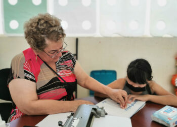 Fridas en Tennis apoyaran a familiares de niños con problemas visuales