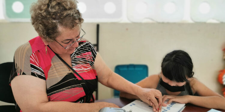 Fridas en Tennis apoyaran a familiares de niños con problemas visuales