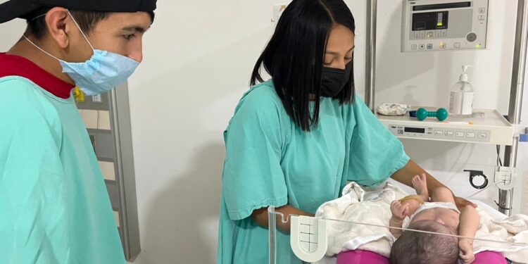 ES HOSPITAL MATERNO INFANTIL DE SALTILLO  PIONERO EN CIRUGÍAS DE MALFORMACIONES CONGÉNITAS ESOFÁGICAS, EN COAHUILA