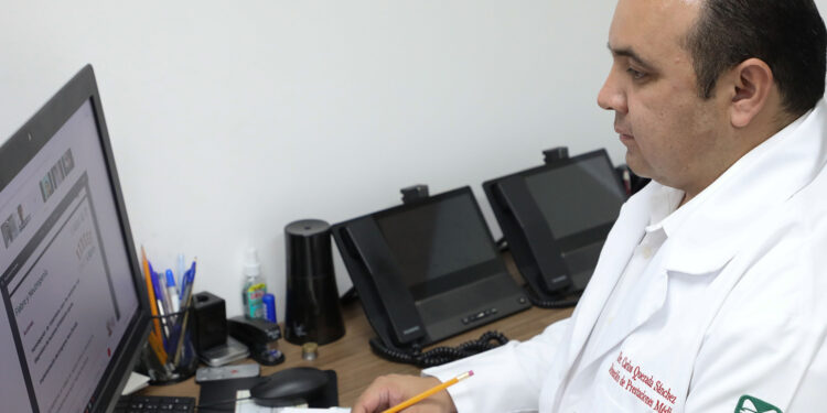 IMSS capacita a más de mil 500 médicos en atención de neutropenia, condición que aumenta el riesgo de infección en pacientes oncológicos